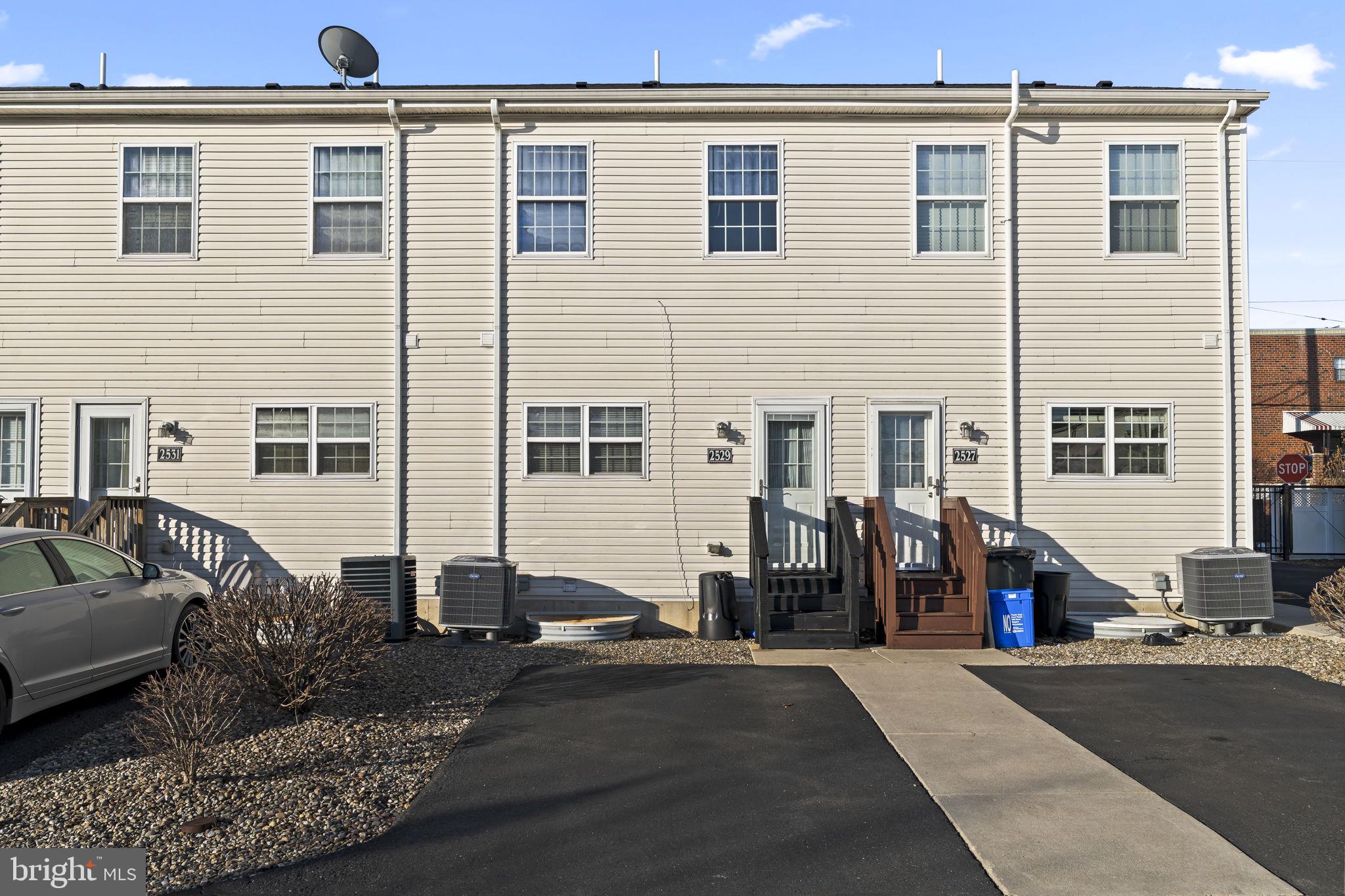 PORT RICHMOND - Residential