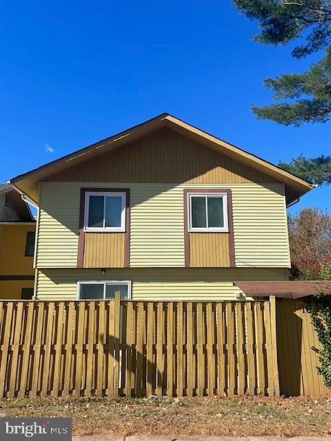 NEWPORT ESTATES - Residential Lease