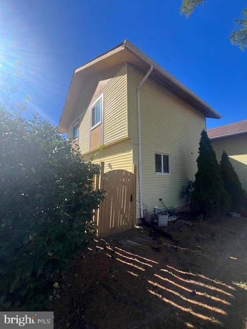 NEWPORT ESTATES - Residential Lease