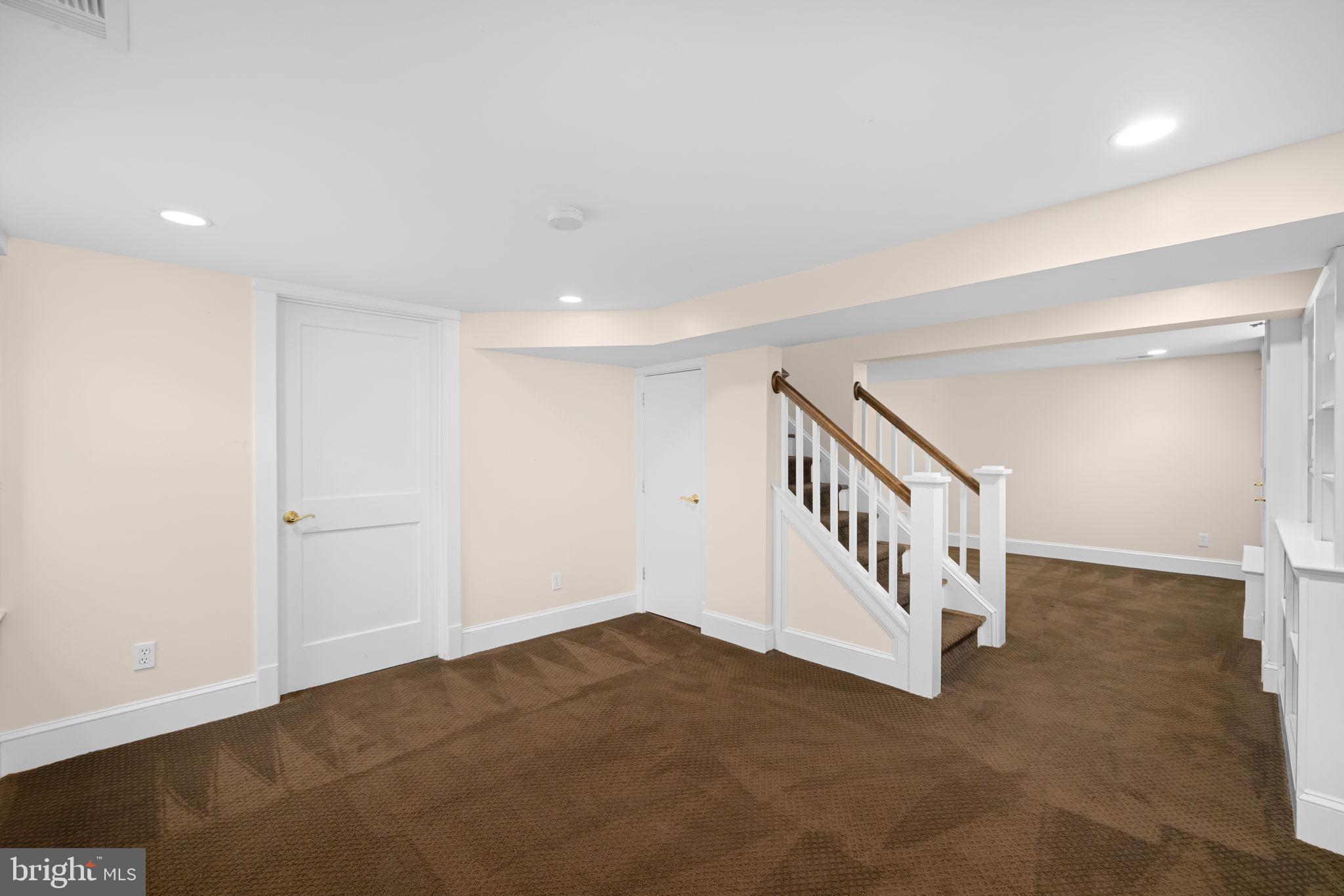 MADISON MANOR - Residential