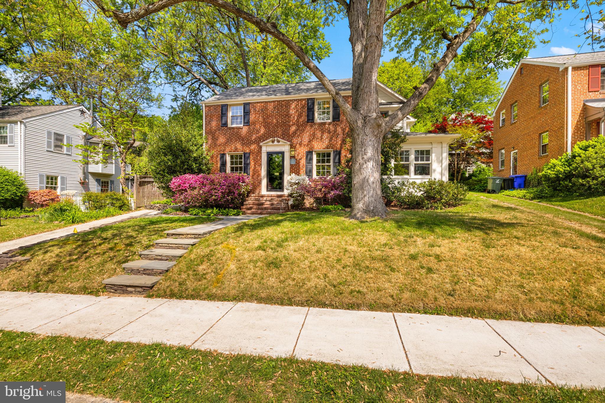 MADISON MANOR - Residential