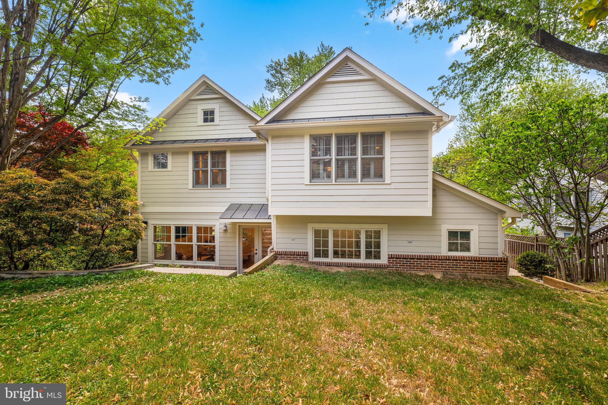 MADISON MANOR - Residential