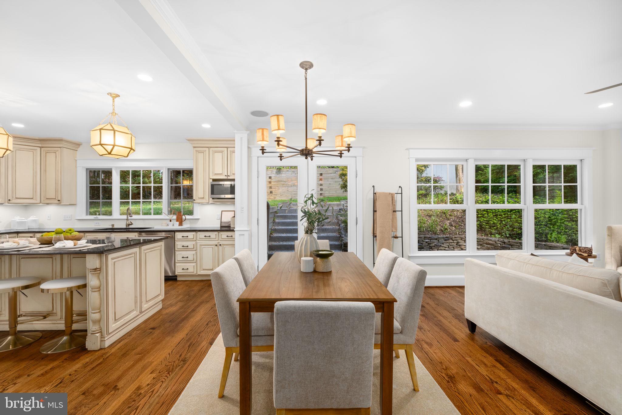 MADISON MANOR - Residential