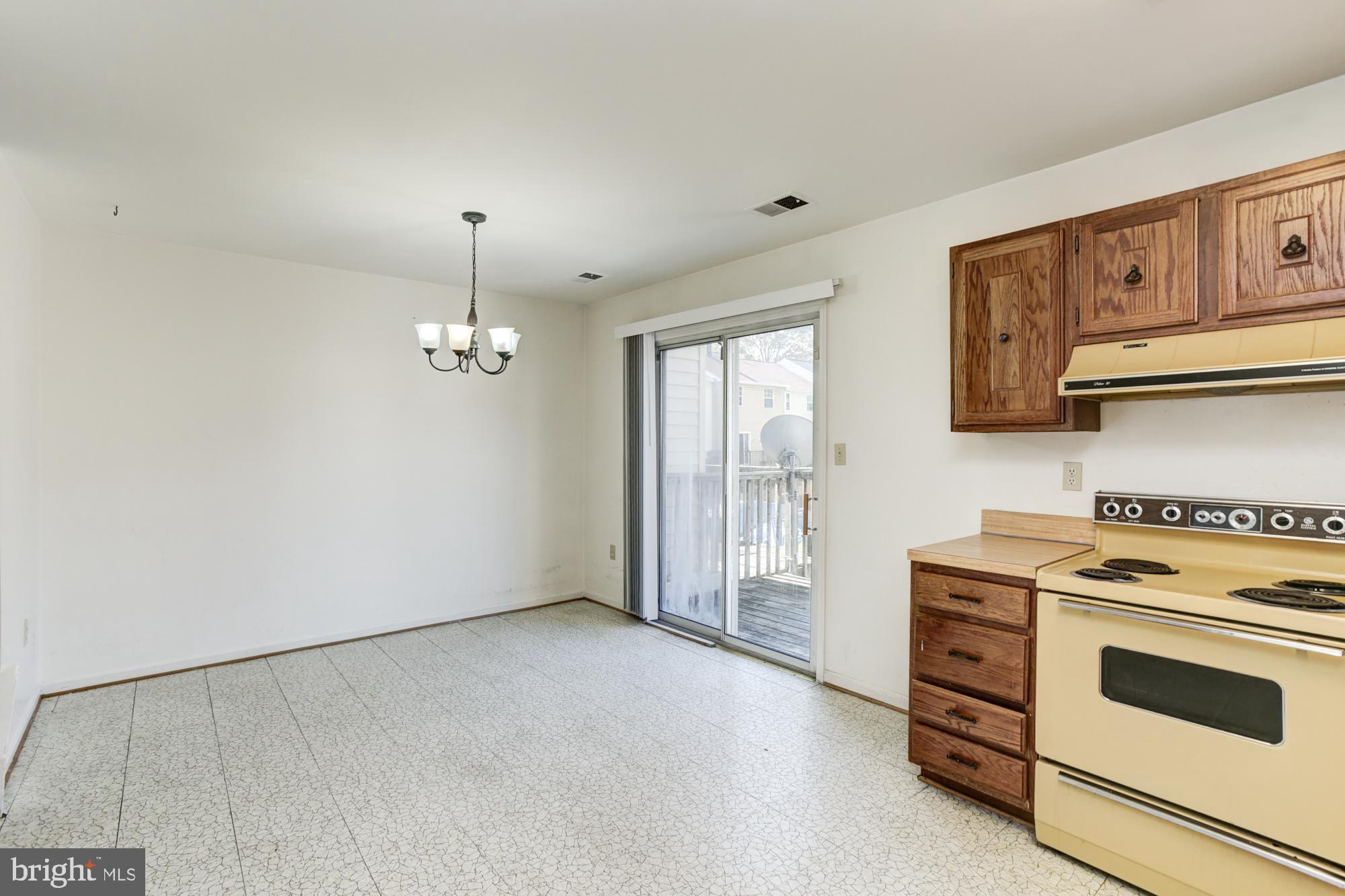 ARBORY CONDO-PHASE 9> - Residential