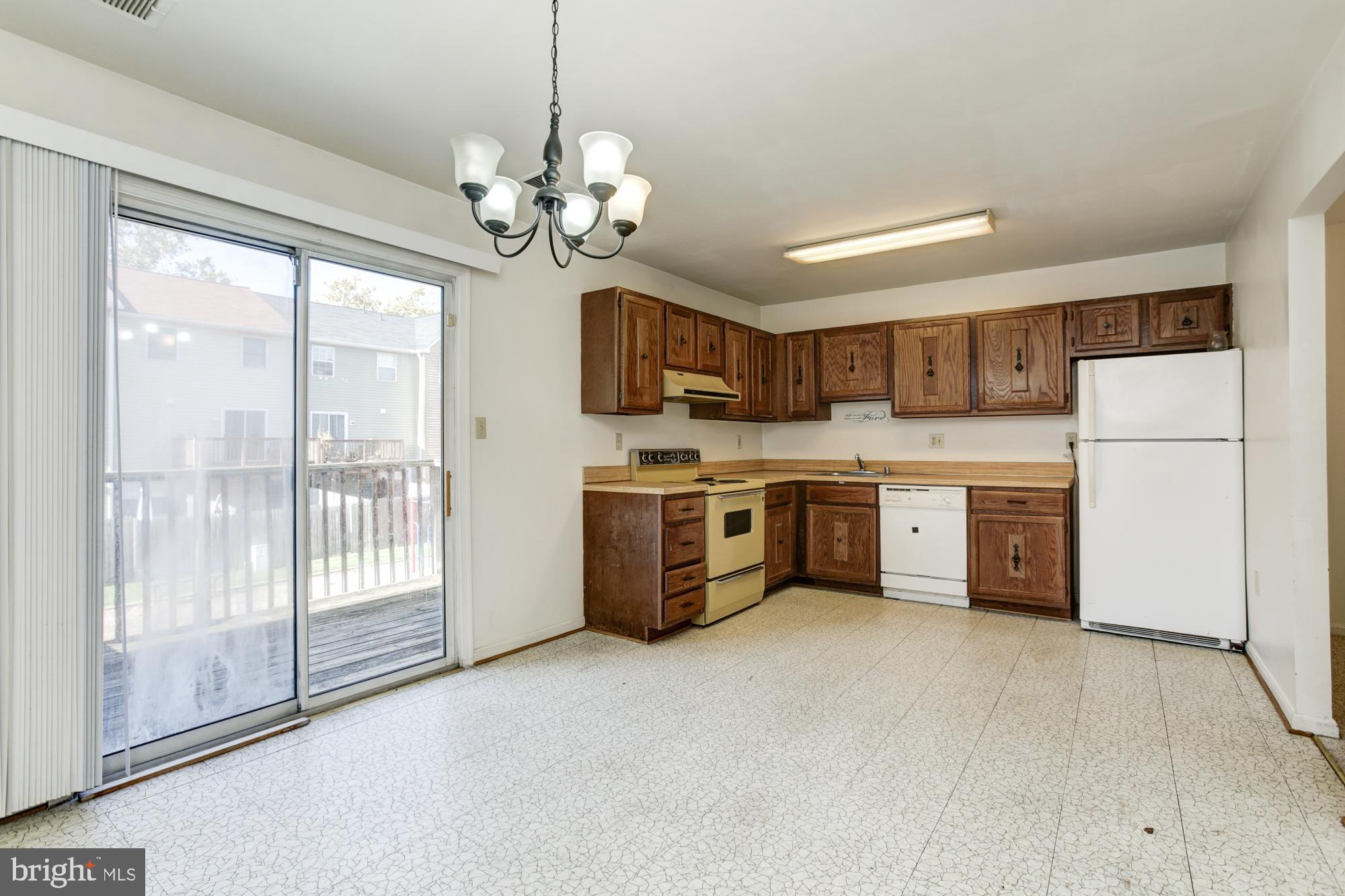 ARBORY CONDO-PHASE 9> - Residential