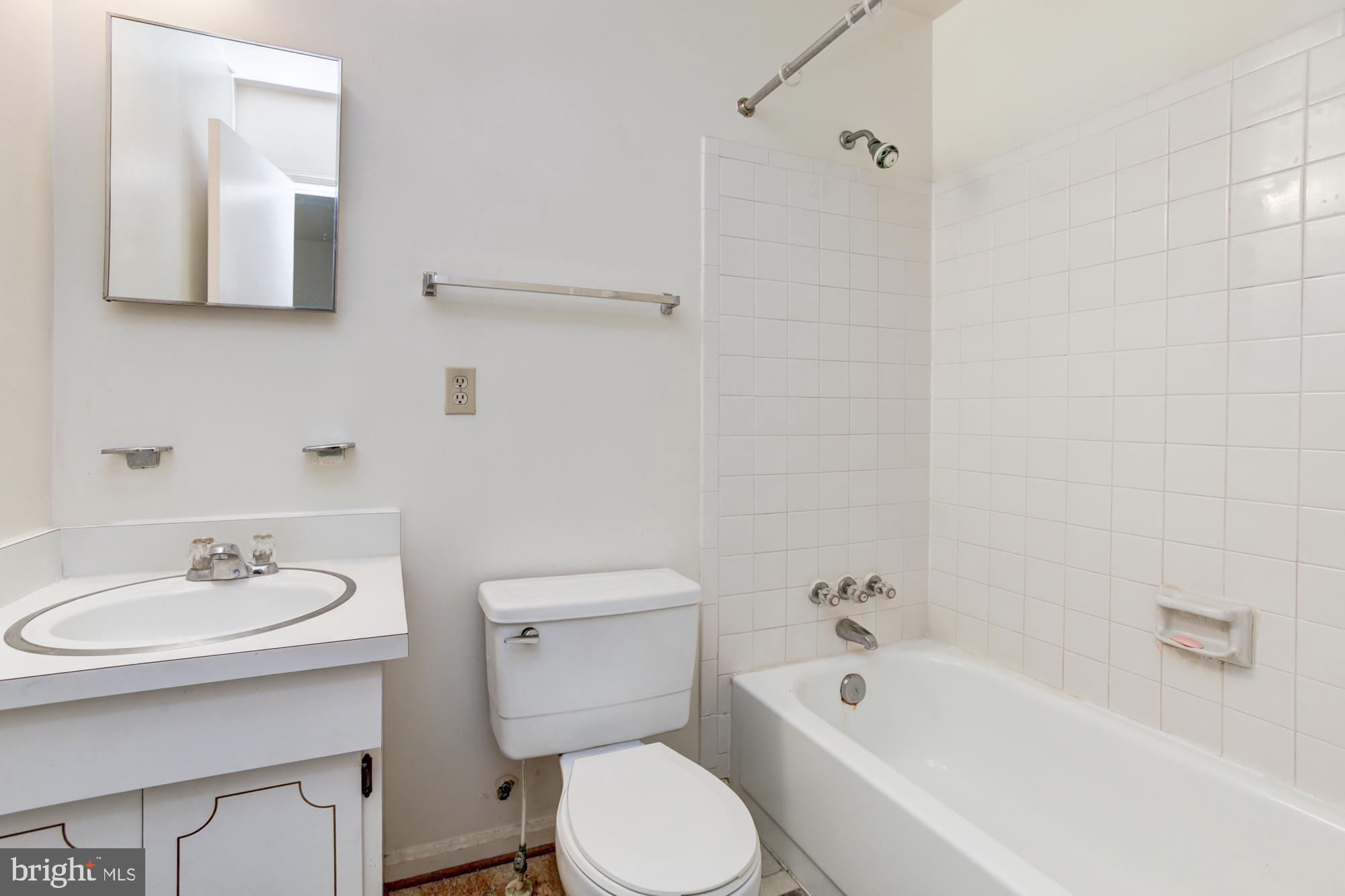 ARBORY CONDO-PHASE 9> - Residential