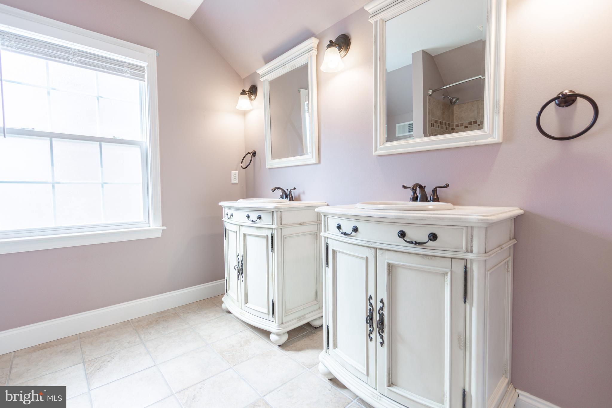 STRATHCONA-HILLCROFT - Residential