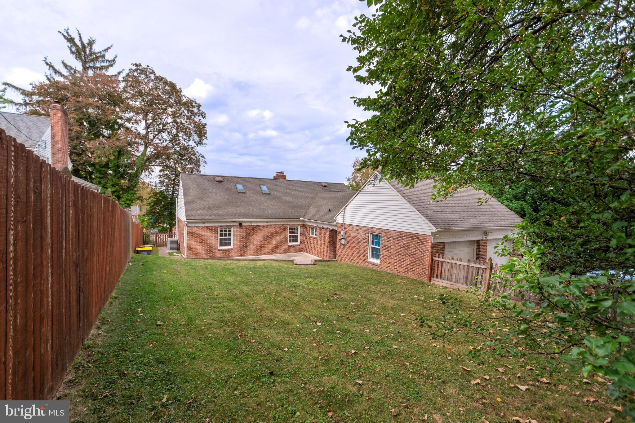 STRATHCONA-HILLCROFT - Residential