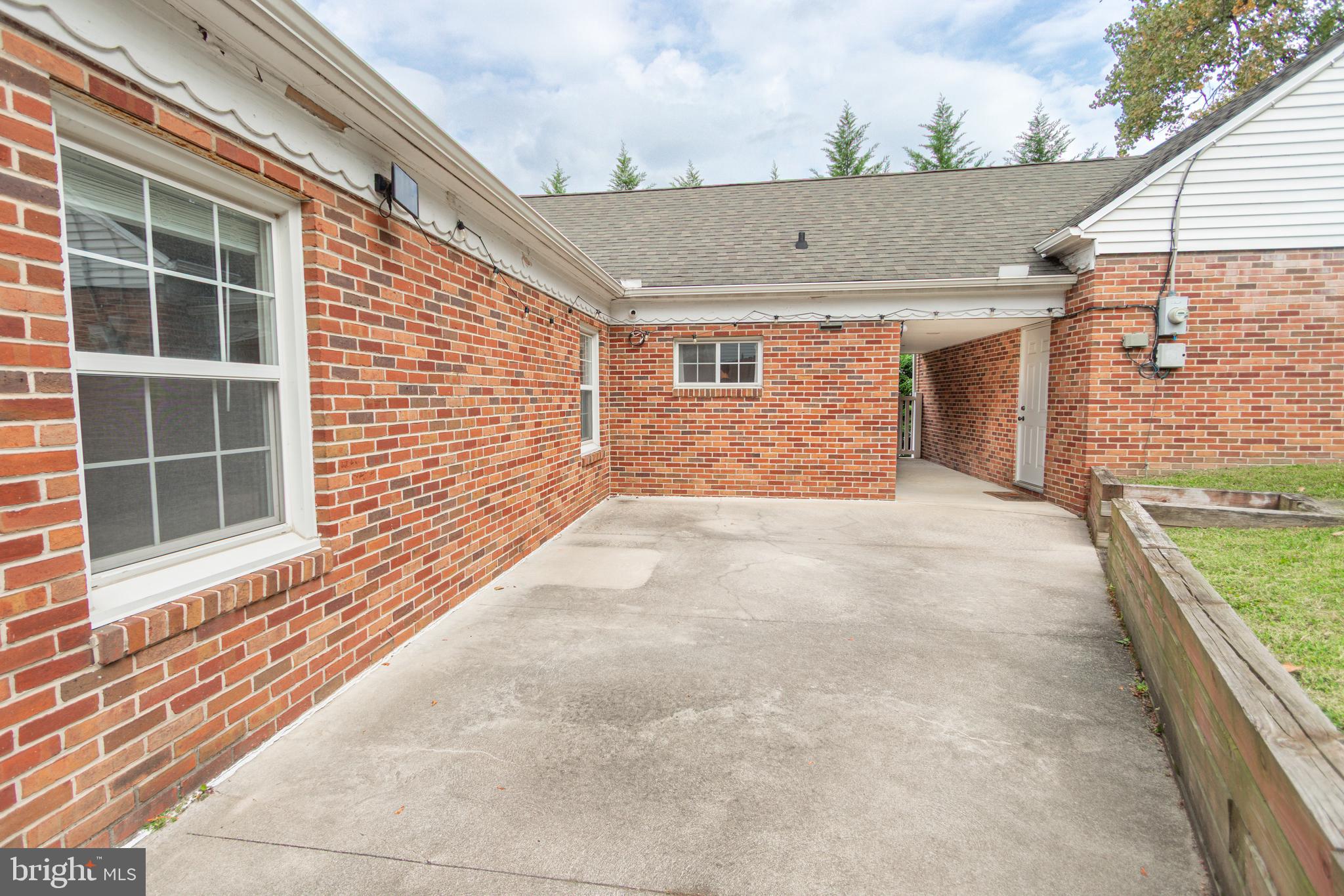 STRATHCONA-HILLCROFT - Residential