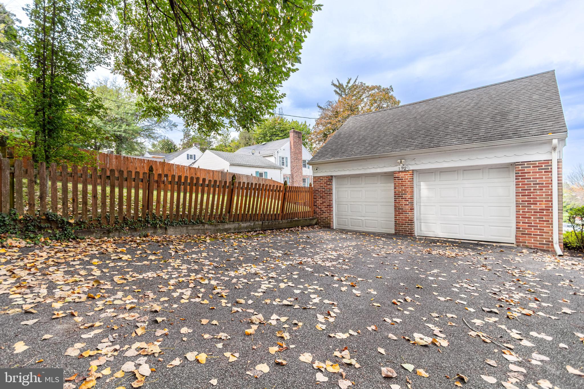 STRATHCONA-HILLCROFT - Residential