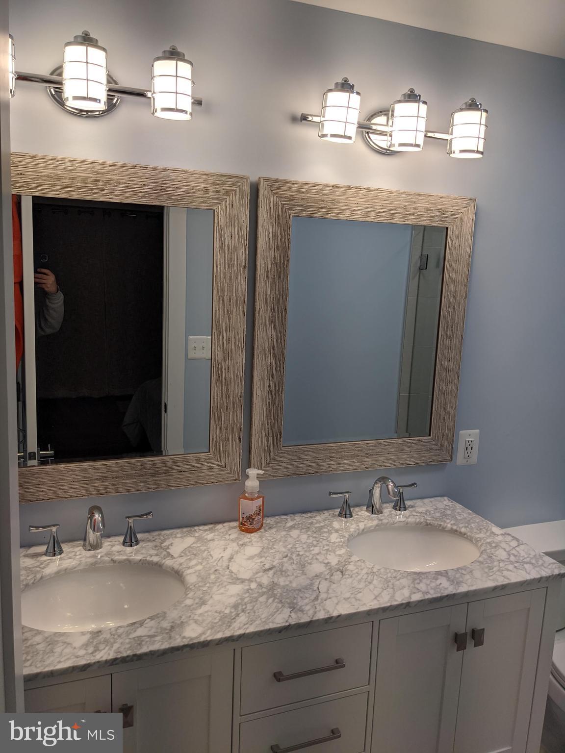 LONDONTOWN - Residential