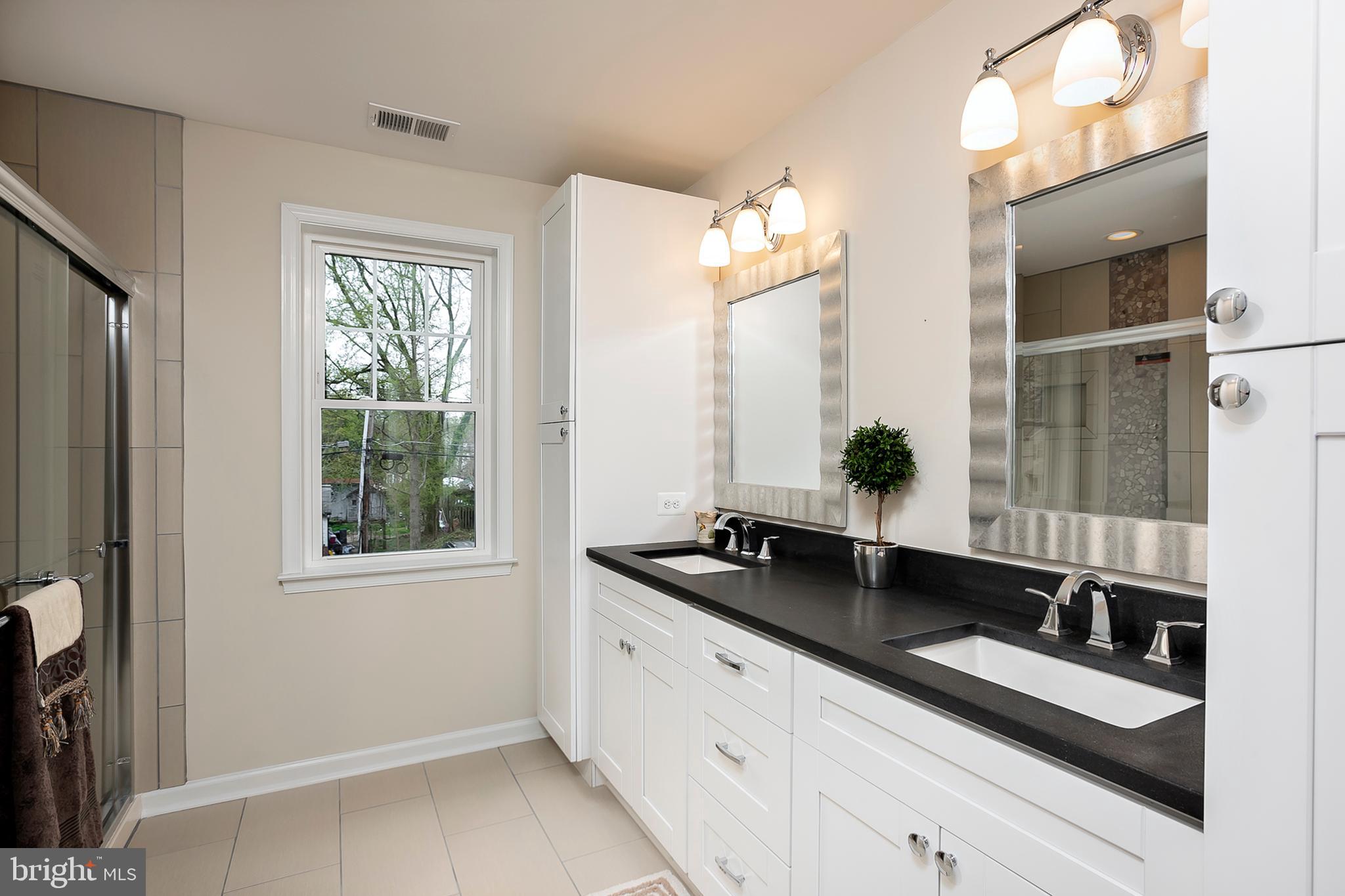 LONDONTOWN - Residential