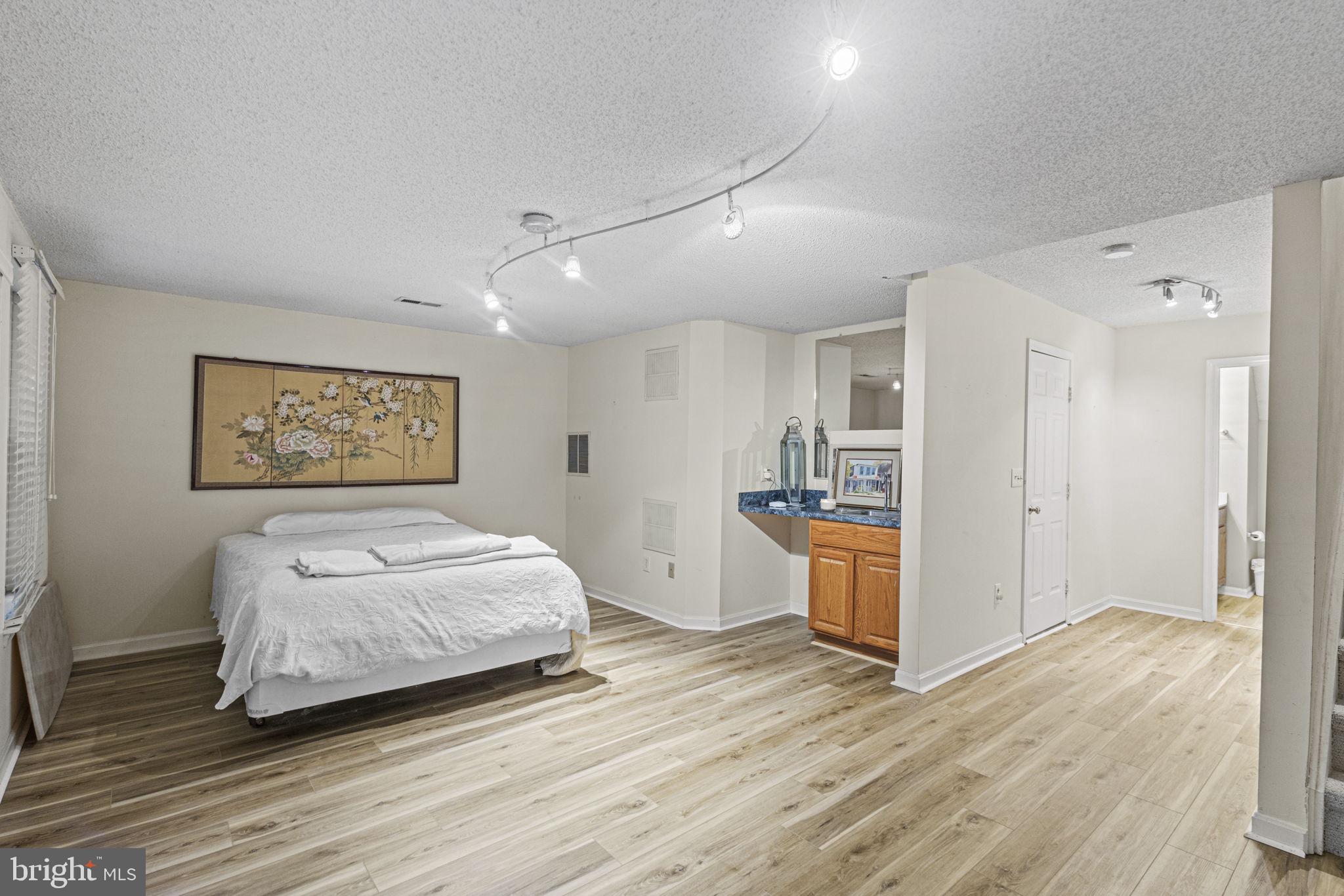 CHATHAM LANDING - Residential