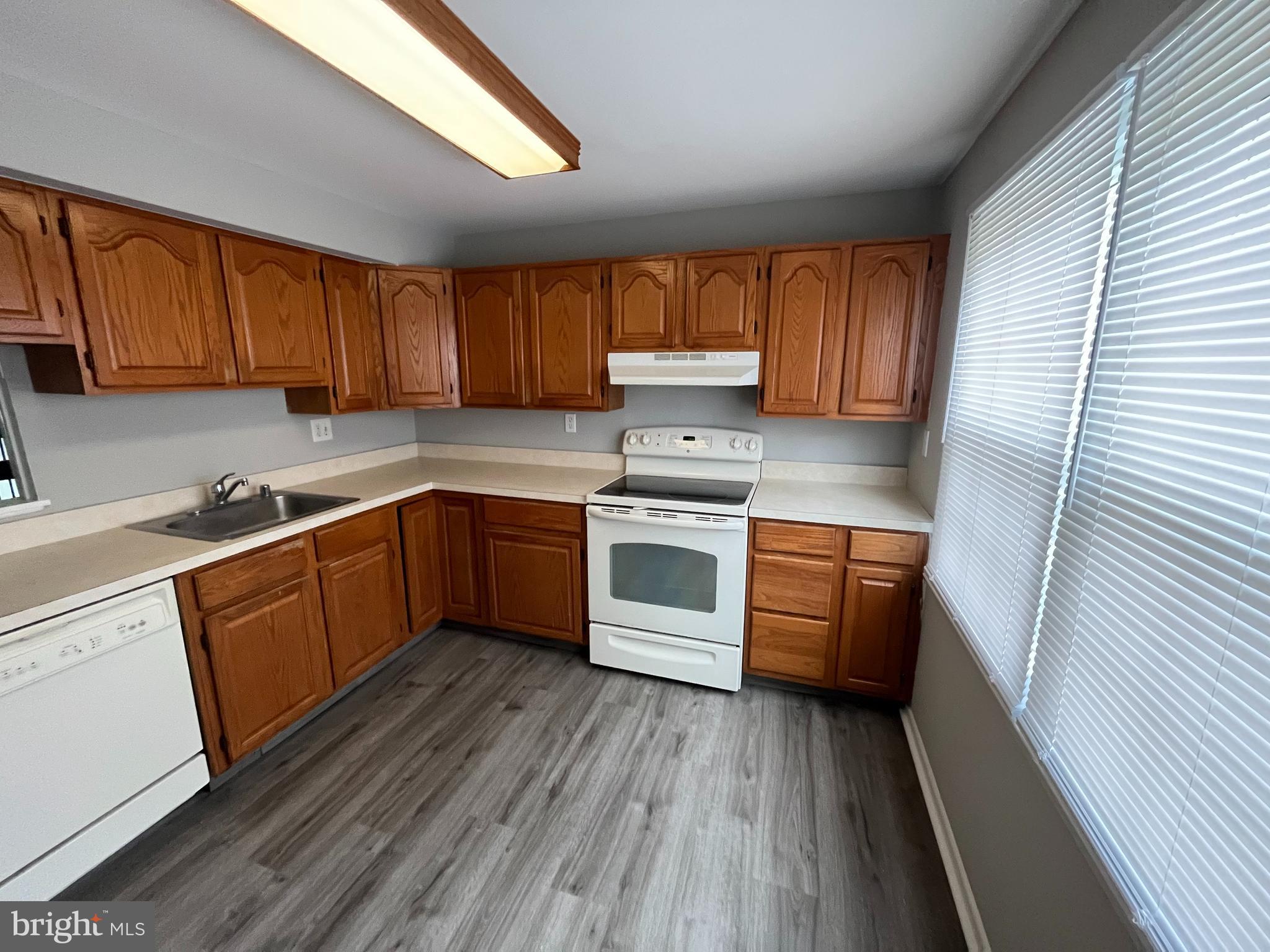 VILLAGE OF OLDE MILL - Residential Lease