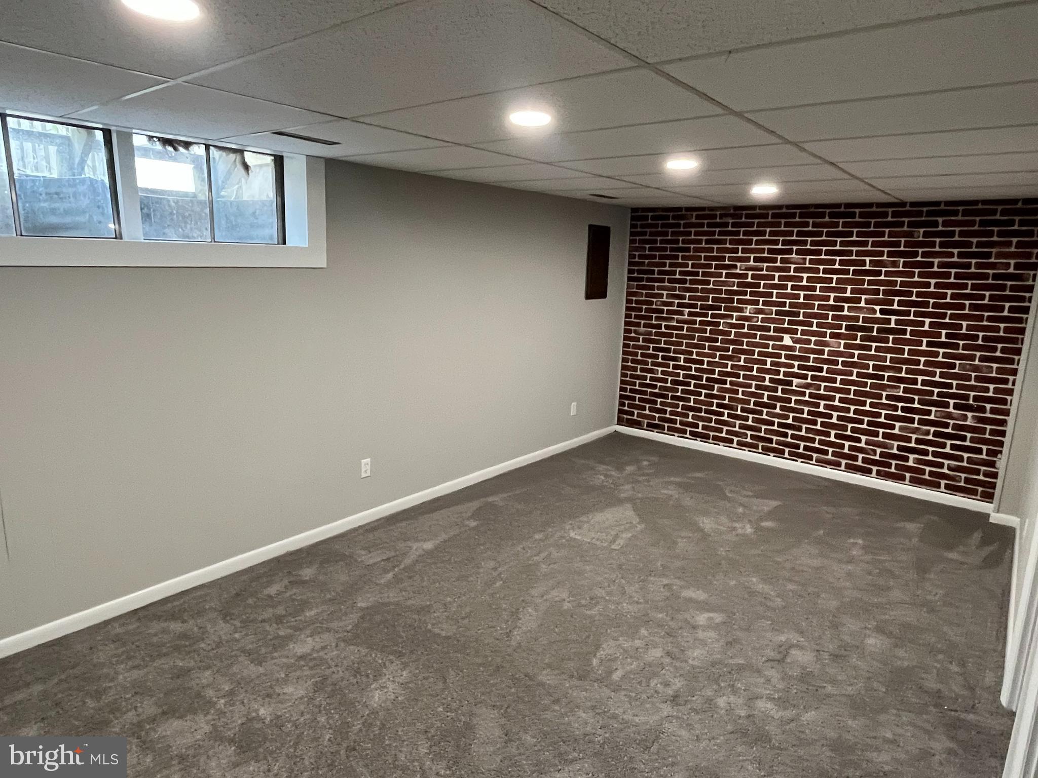 VILLAGE OF OLDE MILL - Residential Lease