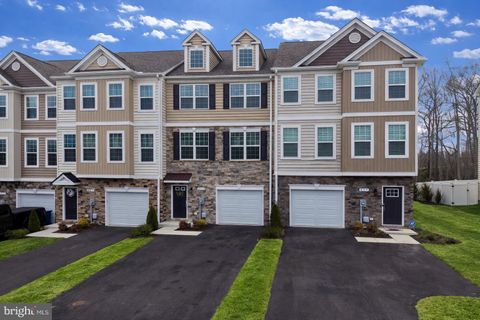 Townhouse For Sale - 241 Sullivan Lane<br/> PRINCE FREDERICK, MD 20678