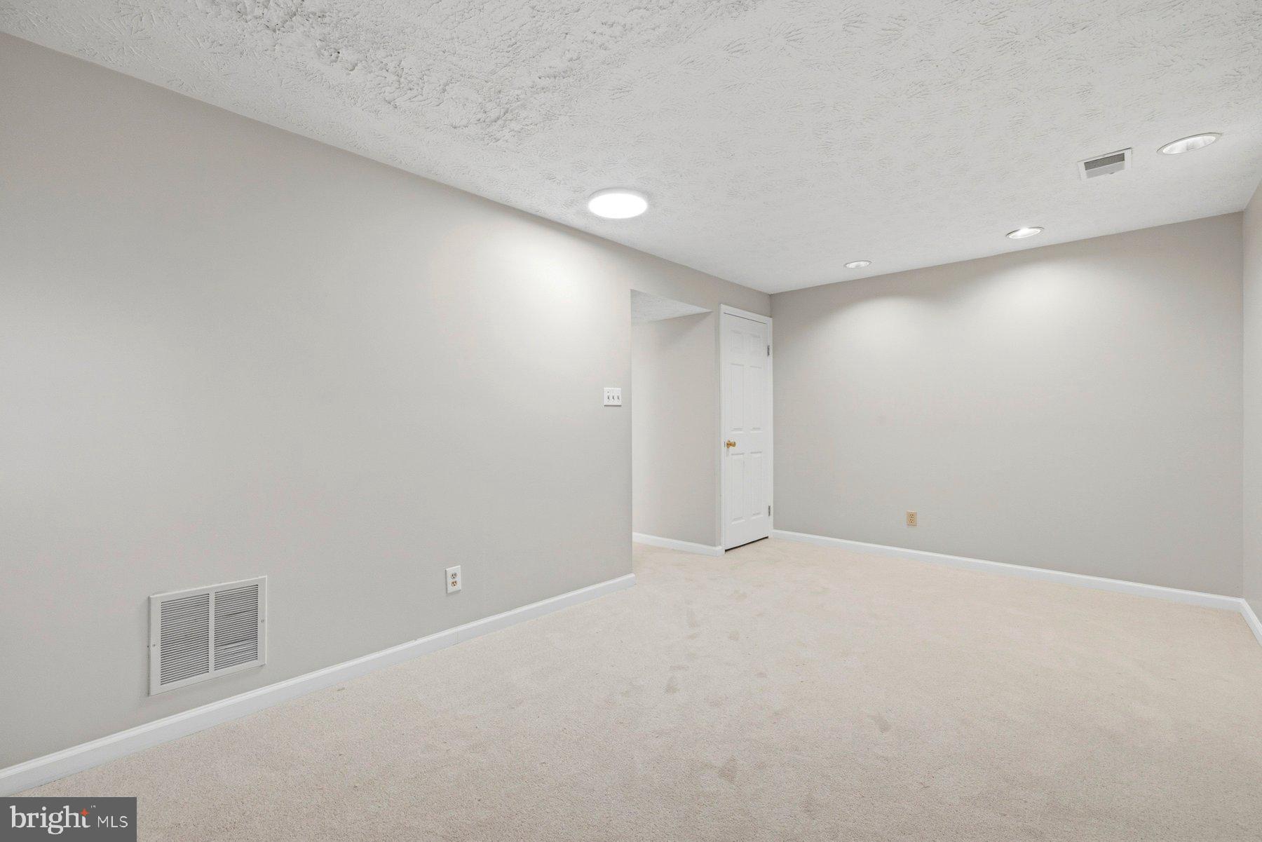 INDIAN CREEK - Residential