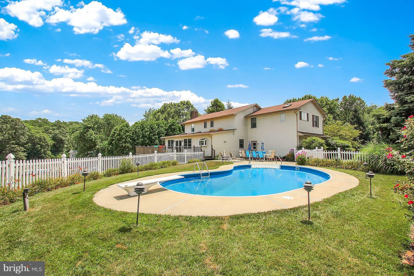 GREENFIELDS - Residential