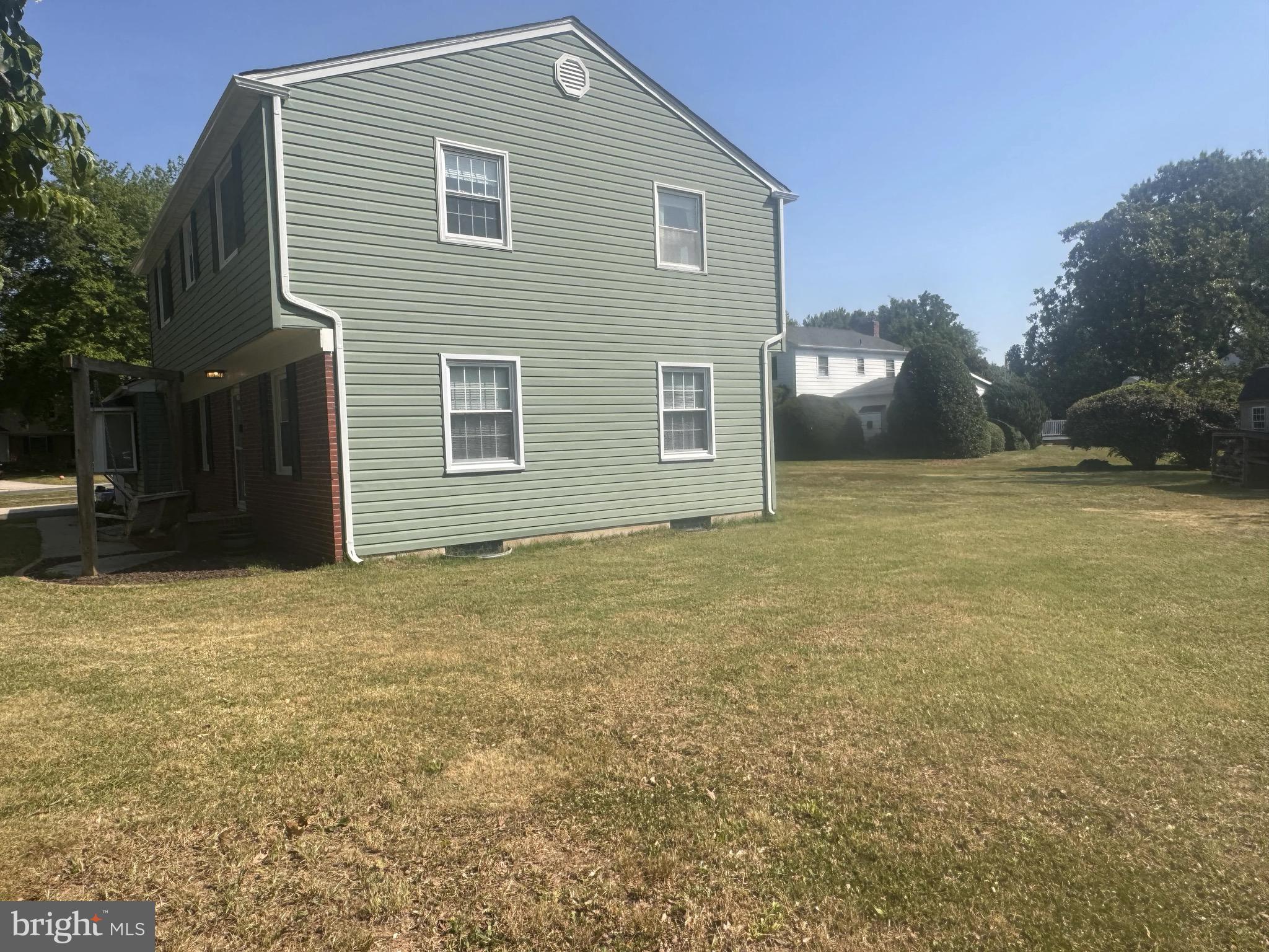 103 S FAIRFIELD DRIVE