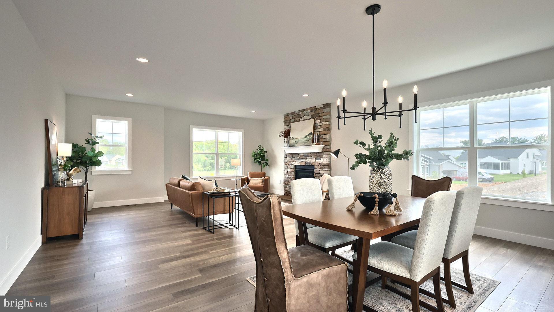 WALTON HILL - Residential