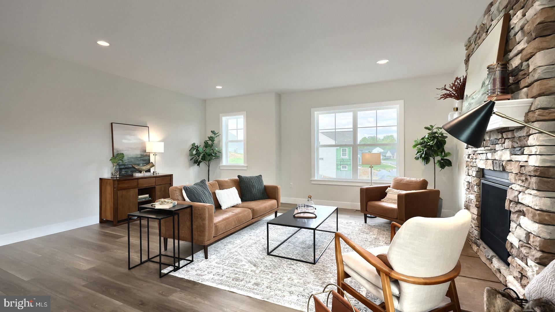 WALTON HILL - Residential