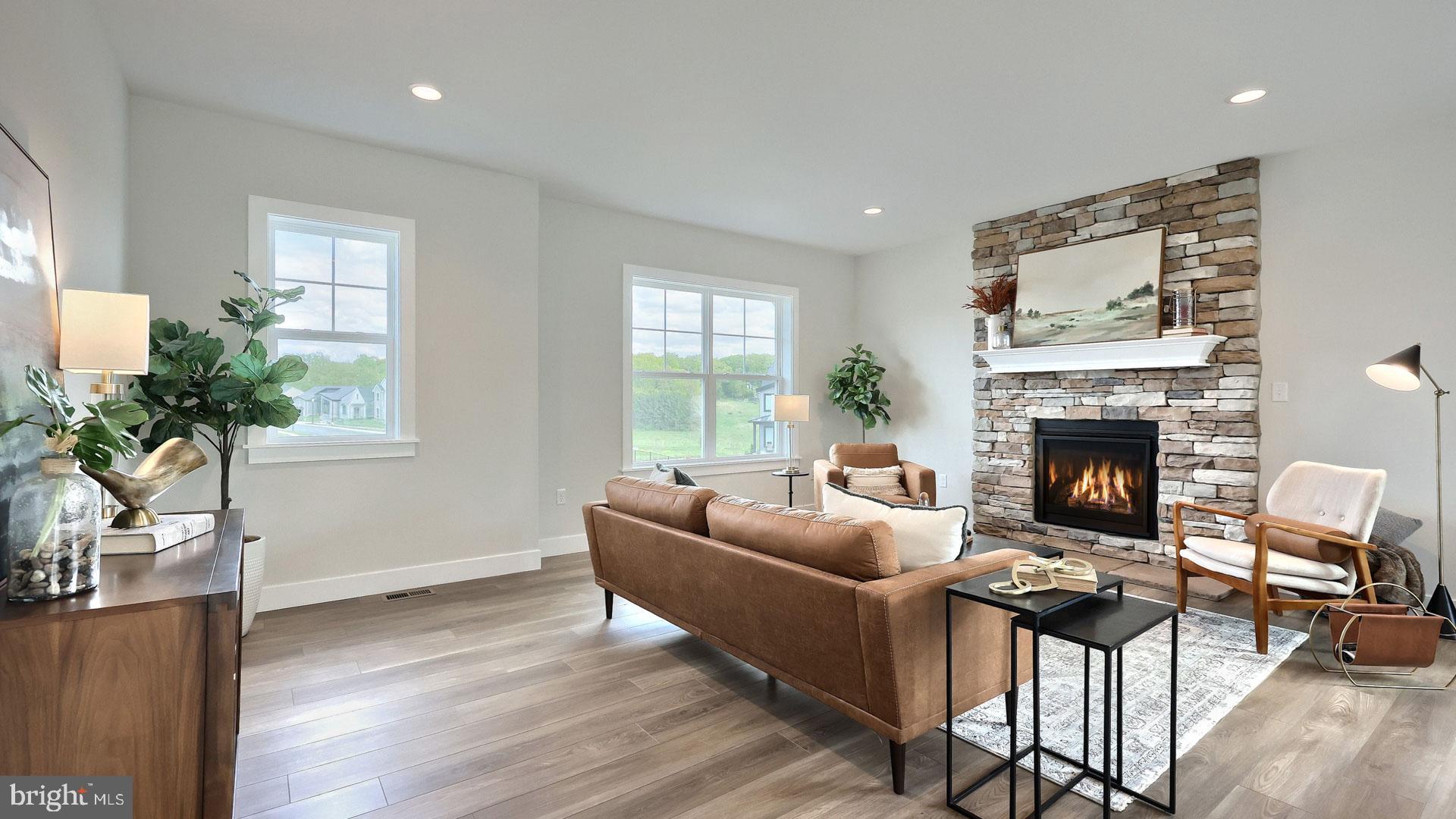 WALTON HILL - Residential