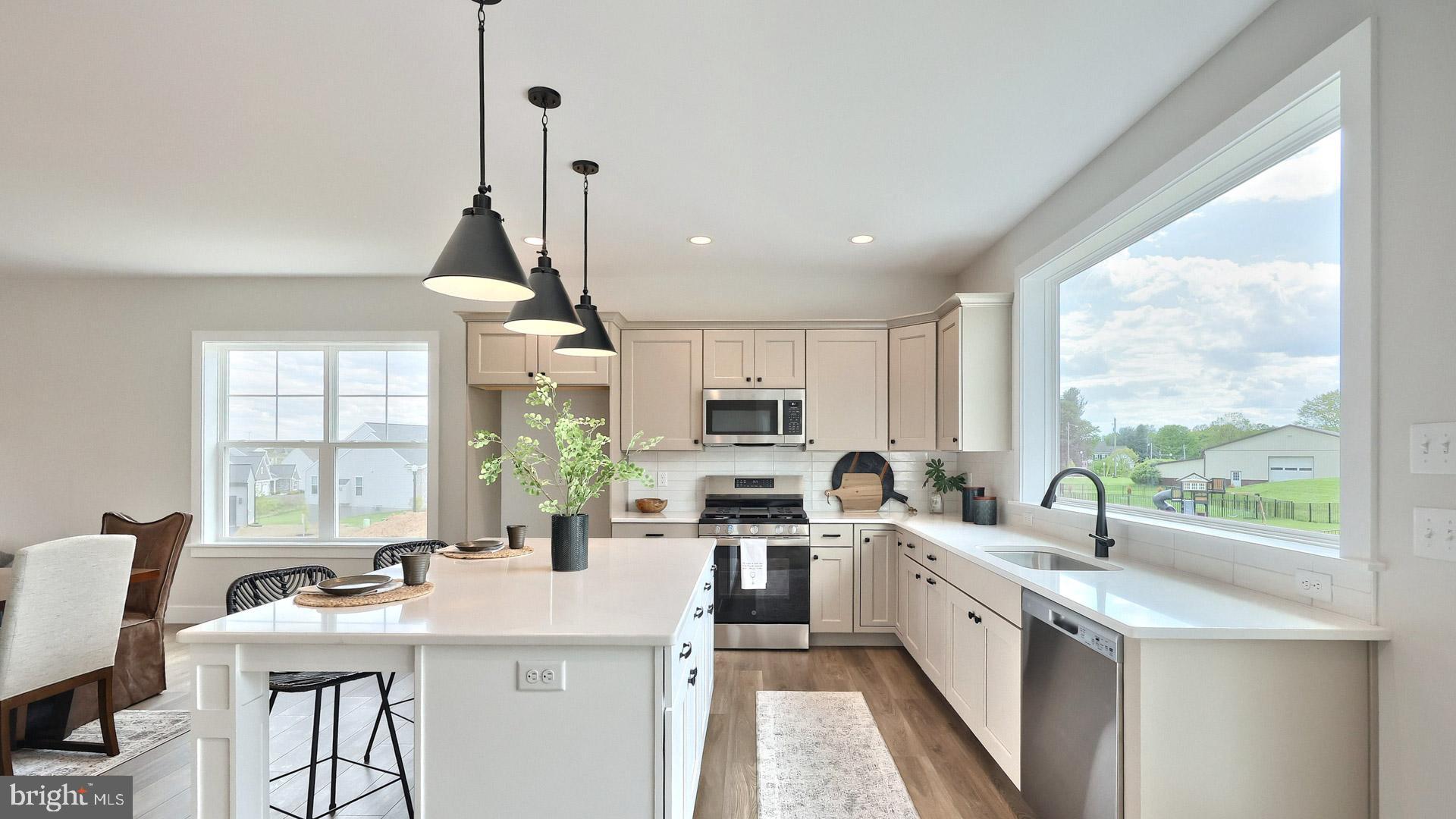 WALTON HILL - Residential