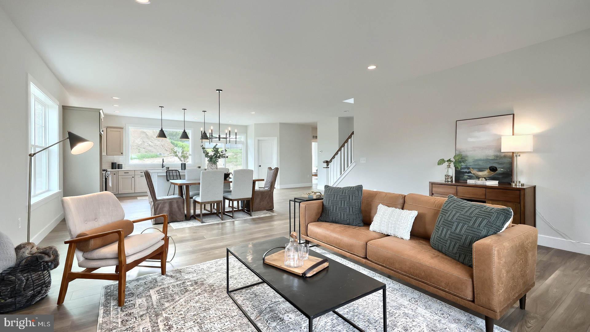 WALTON HILL - Residential