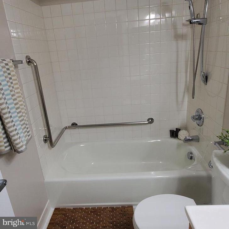 LEISURE WORLD - Residential