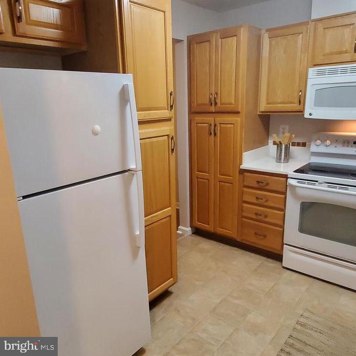 LEISURE WORLD - Residential