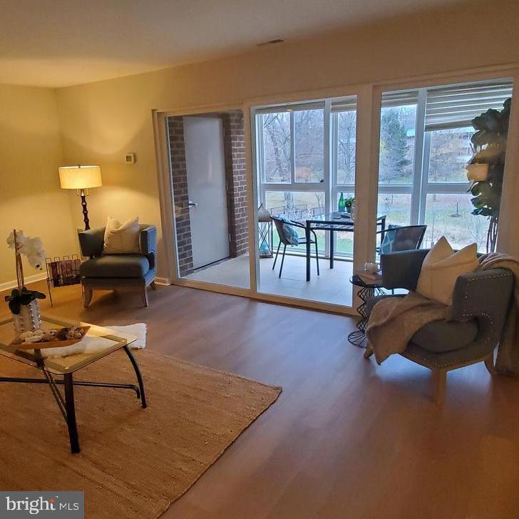 LEISURE WORLD - Residential