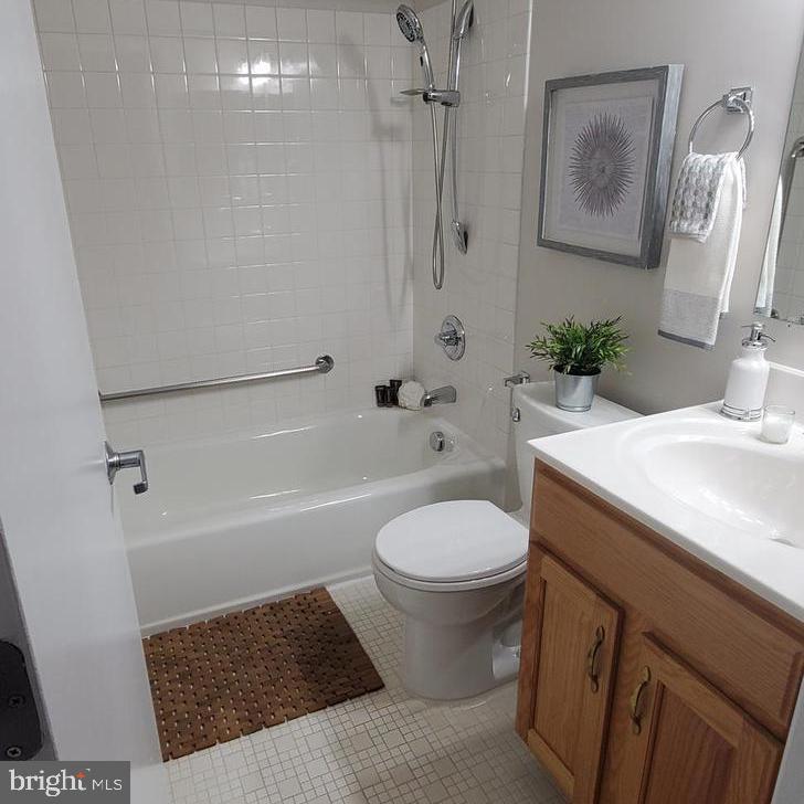 LEISURE WORLD - Residential