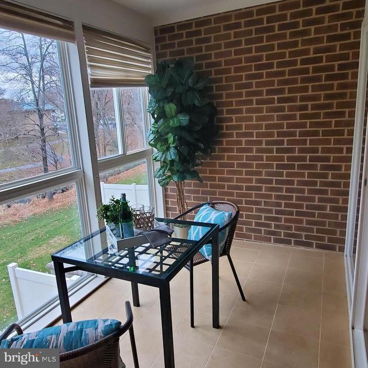 LEISURE WORLD - Residential