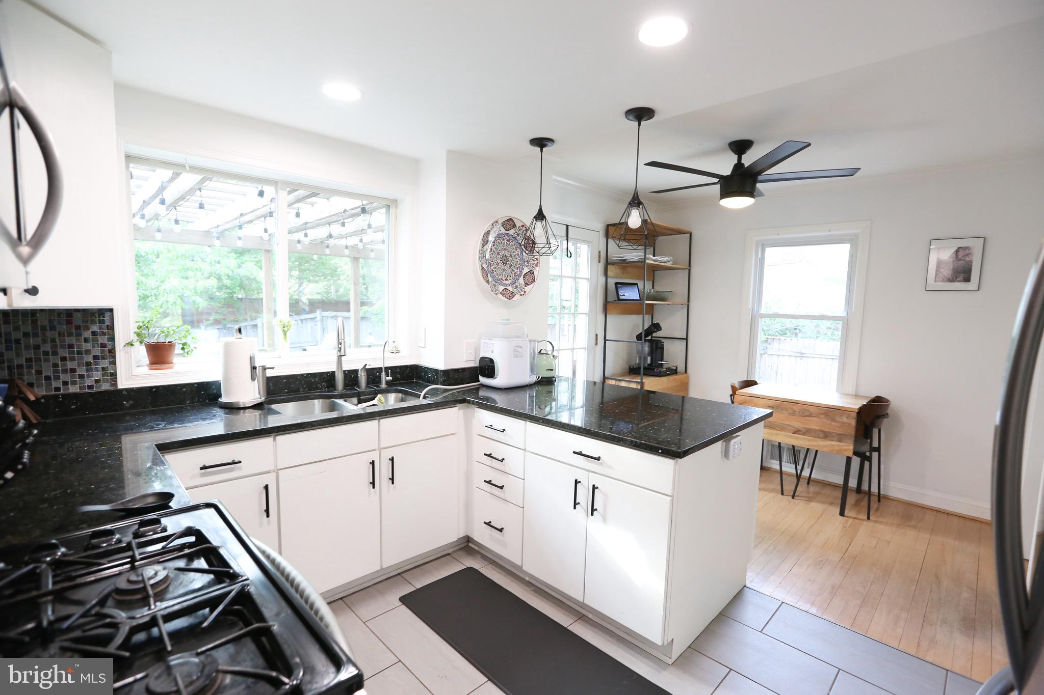 JEFFERSON MANOR - Residential