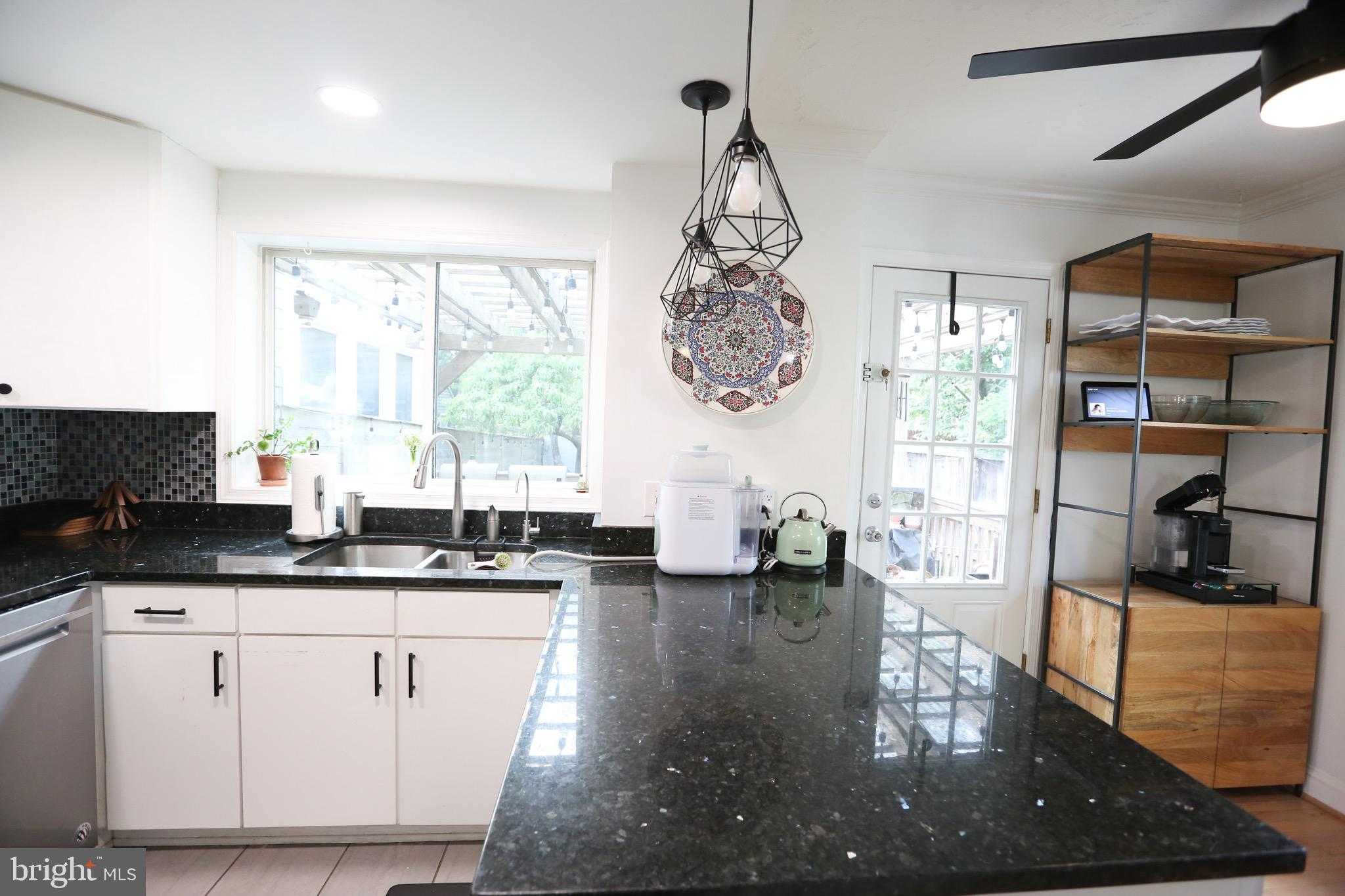 JEFFERSON MANOR - Residential