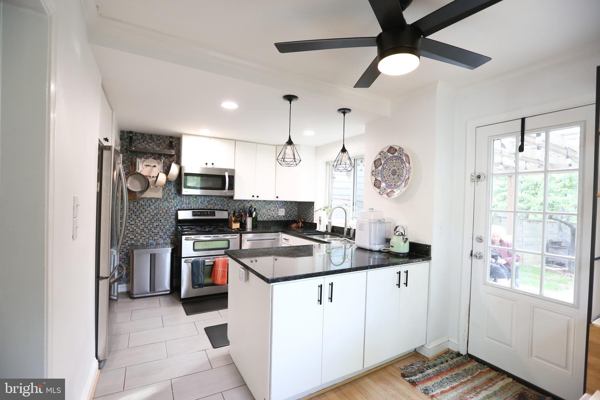 JEFFERSON MANOR - Residential