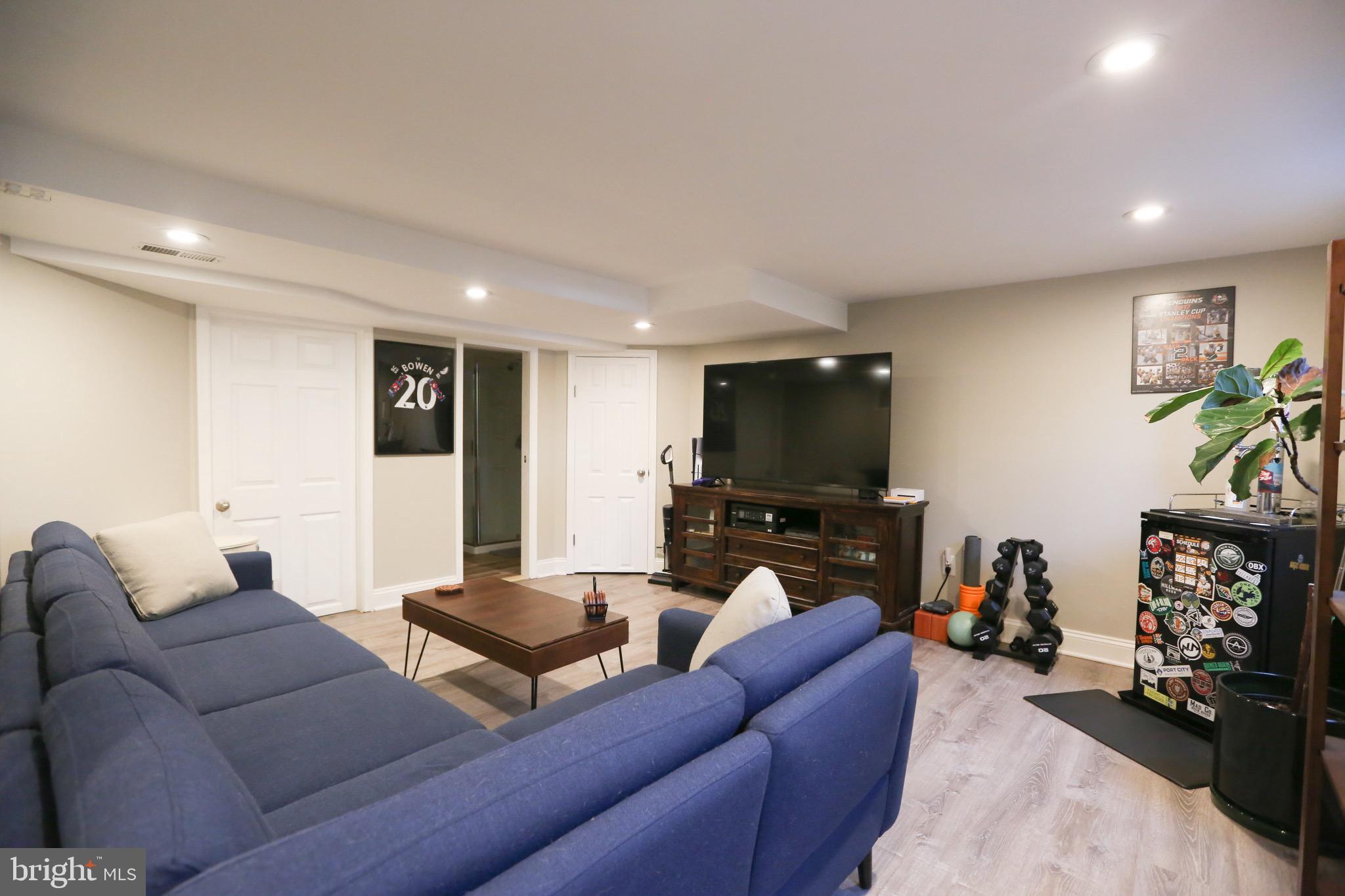 JEFFERSON MANOR - Residential