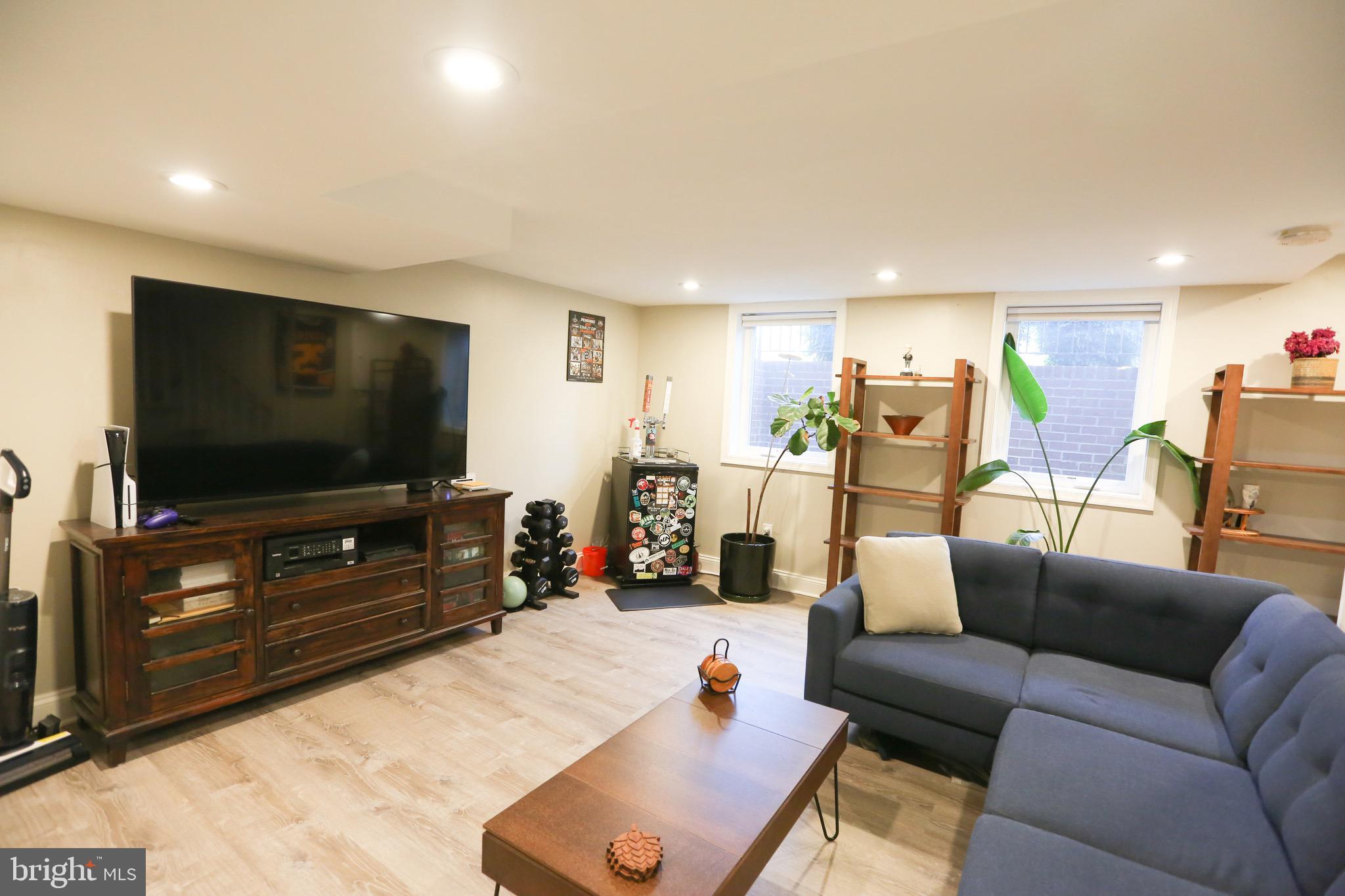 JEFFERSON MANOR - Residential