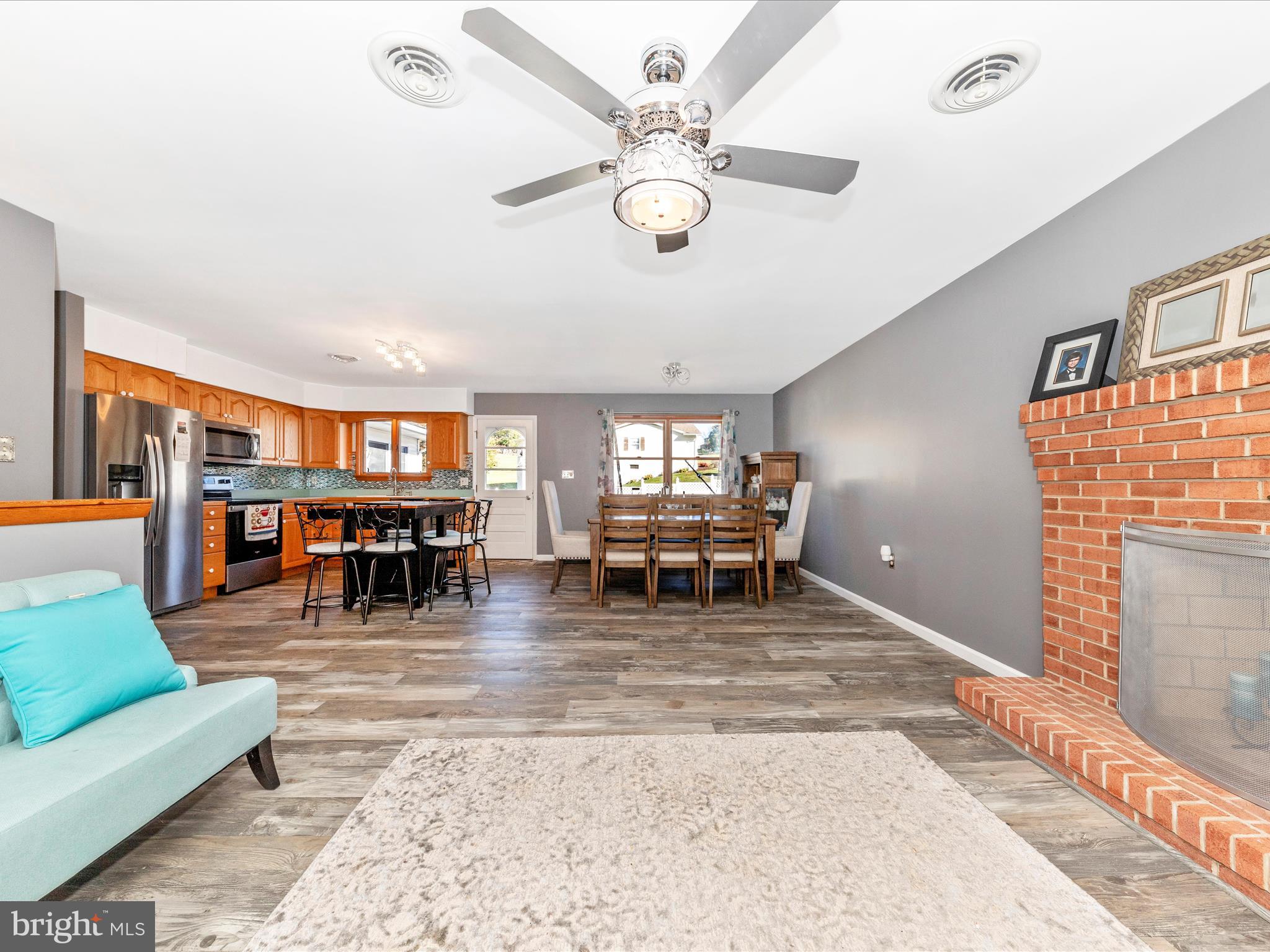 WISPERREN OAKS - Residential