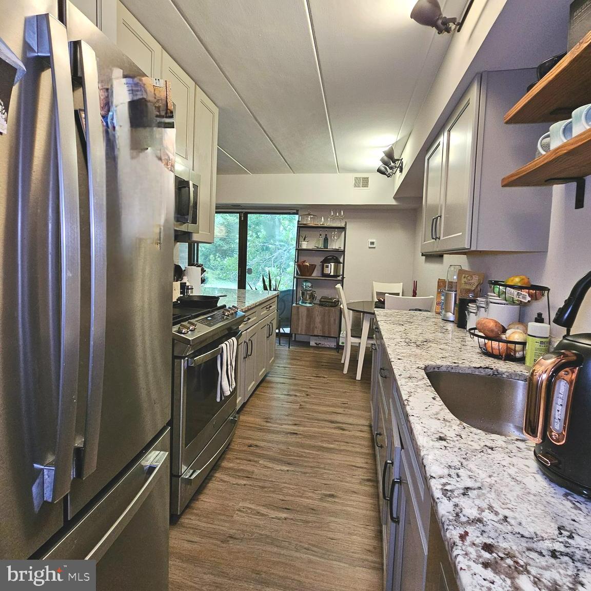 GLENVALE CONDO - Residential Lease