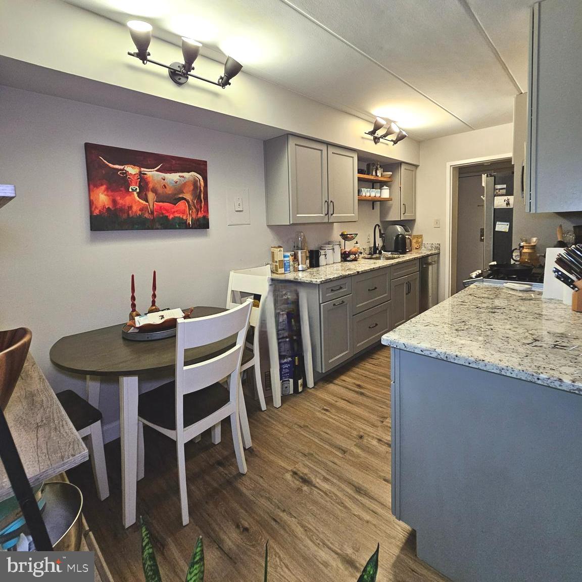 GLENVALE CONDO - Residential Lease