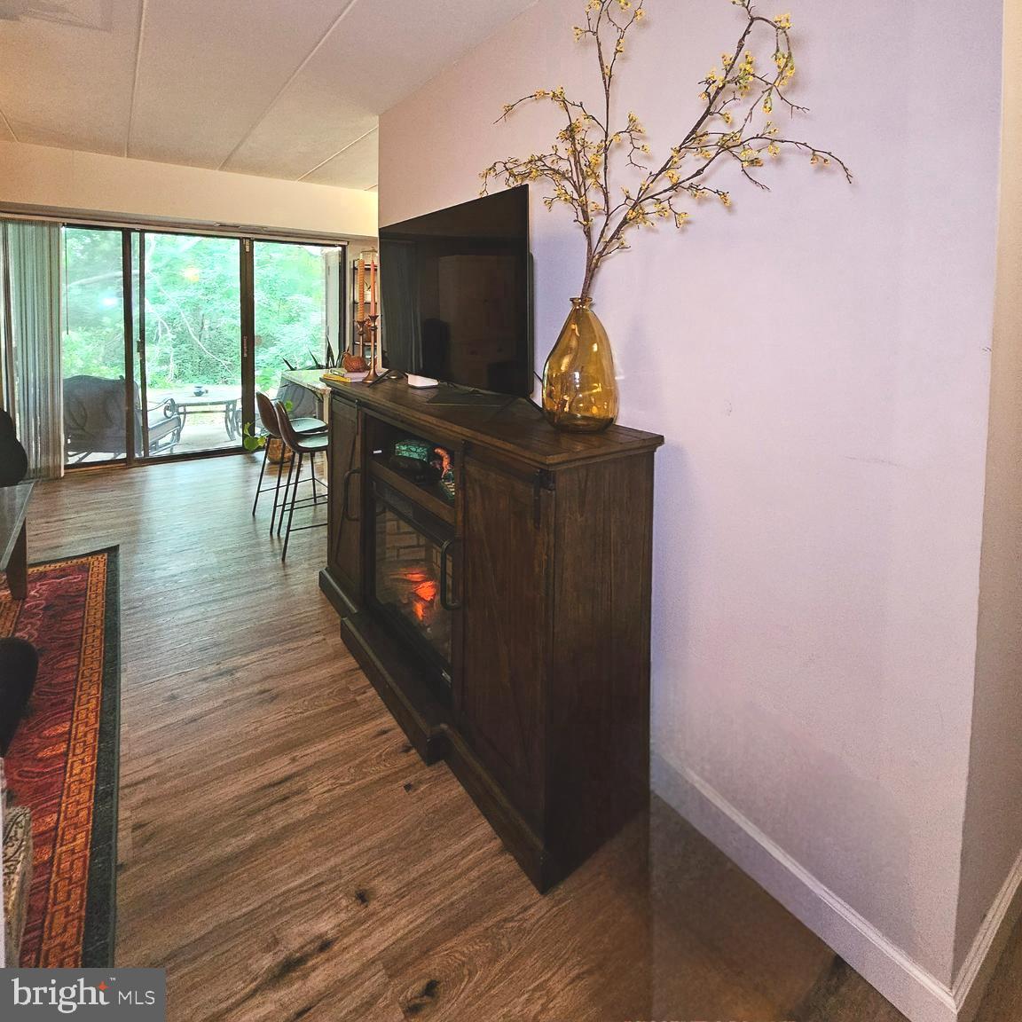 GLENVALE CONDO - Residential Lease