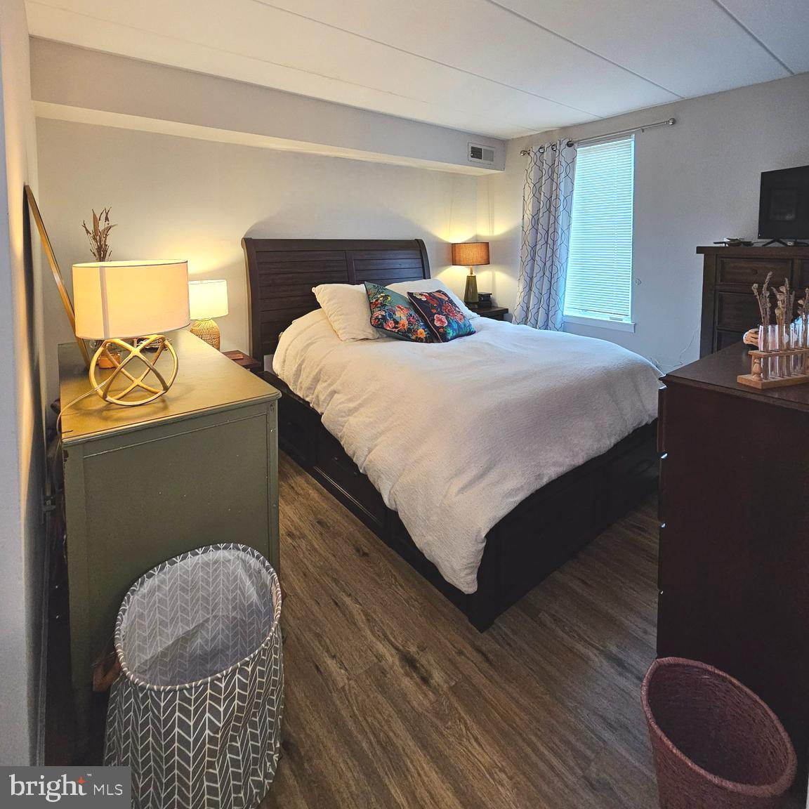 GLENVALE CONDO - Residential Lease