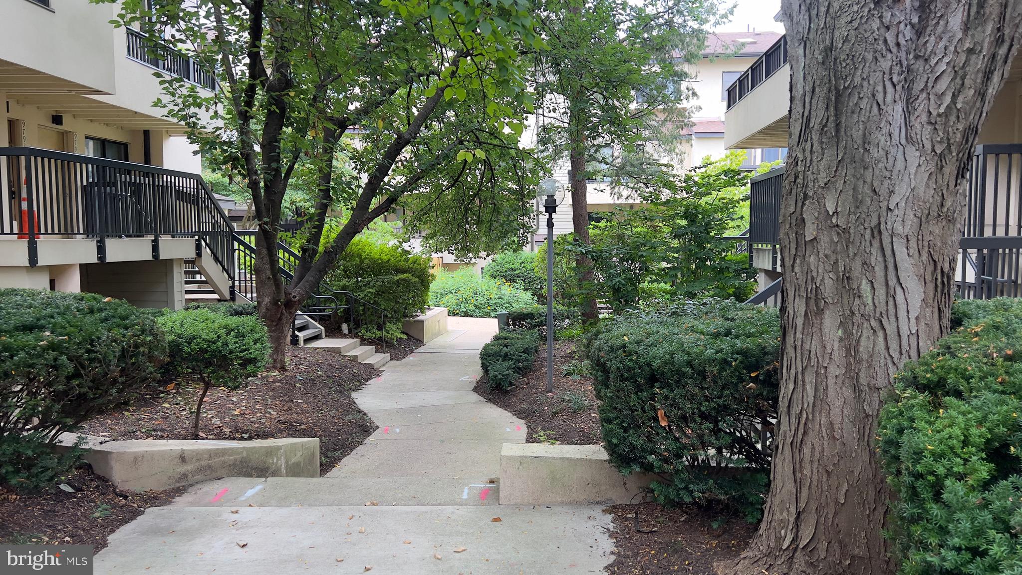 9813 HELLINGLY PLACE 76