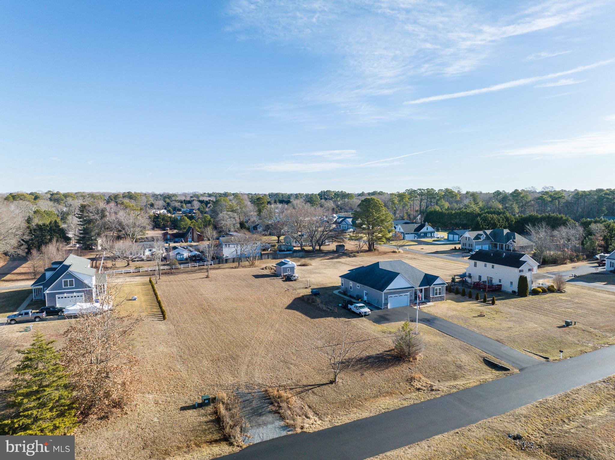 BAY HOLLOW ESTATES - Land