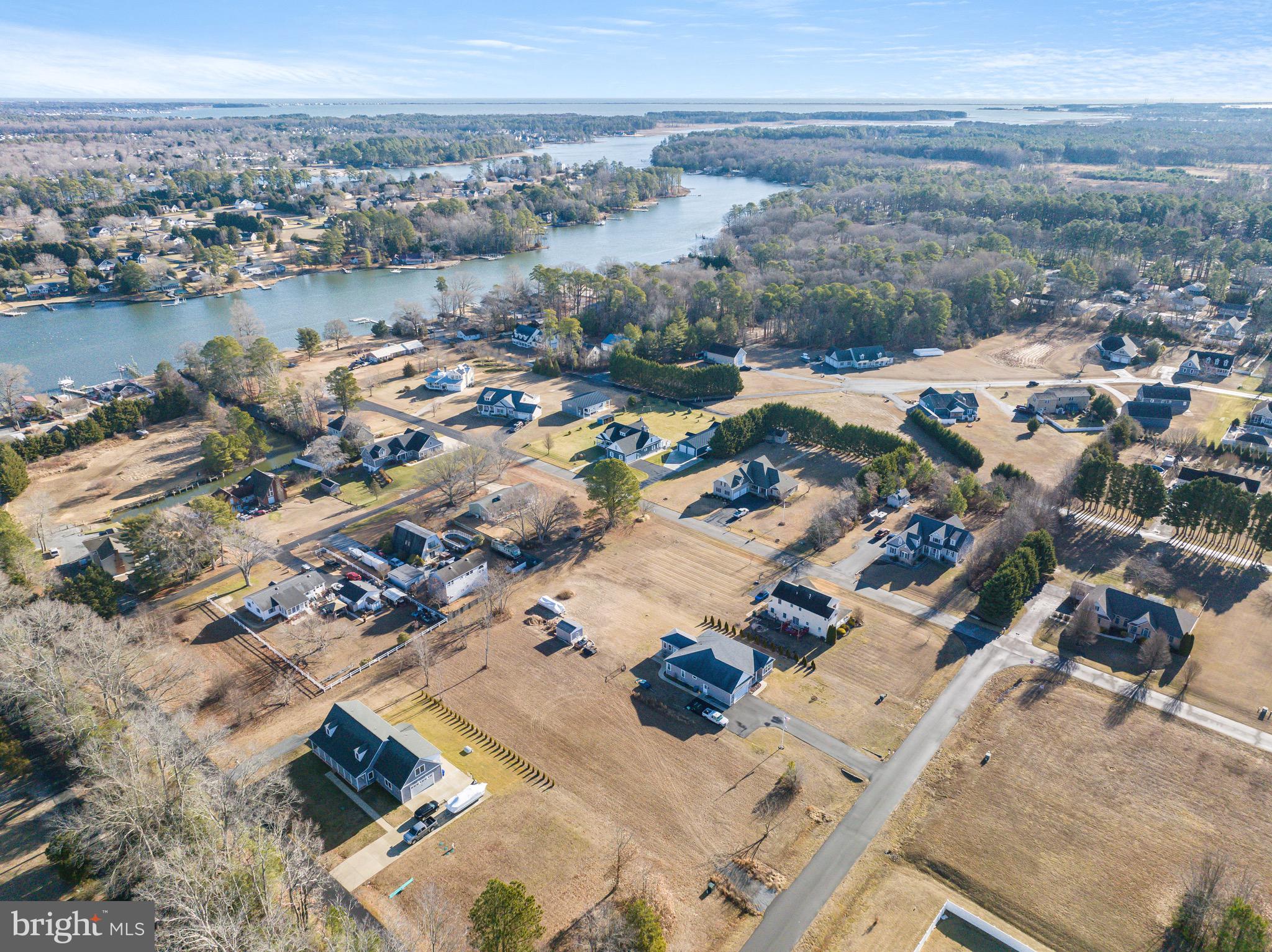 BAY HOLLOW ESTATES - Land