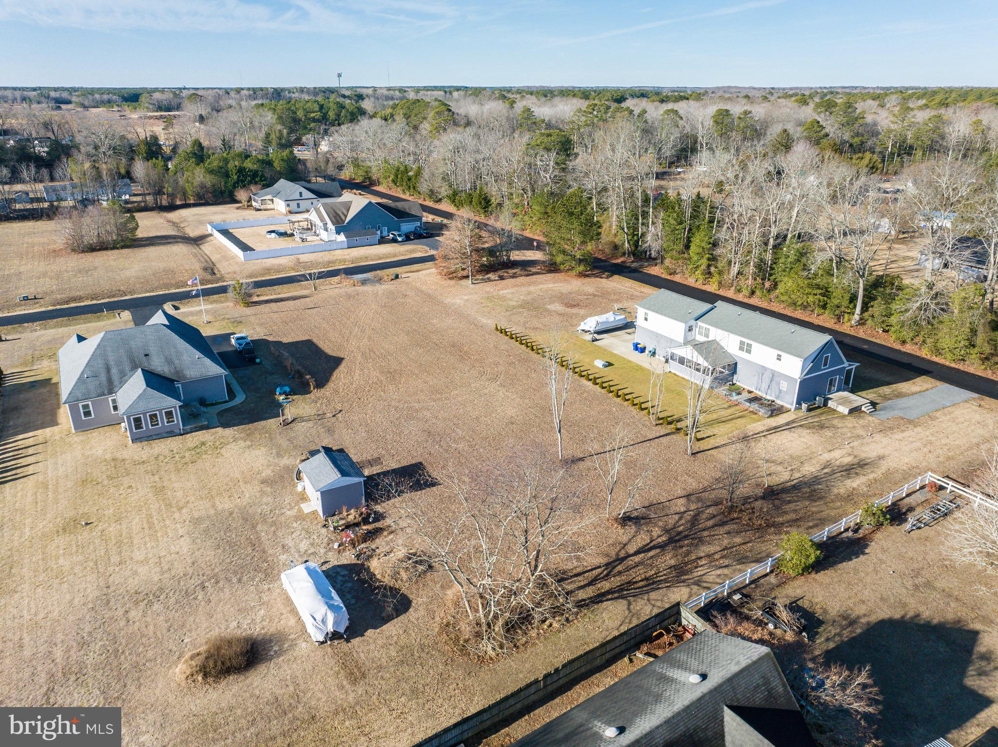 BAY HOLLOW ESTATES - Land