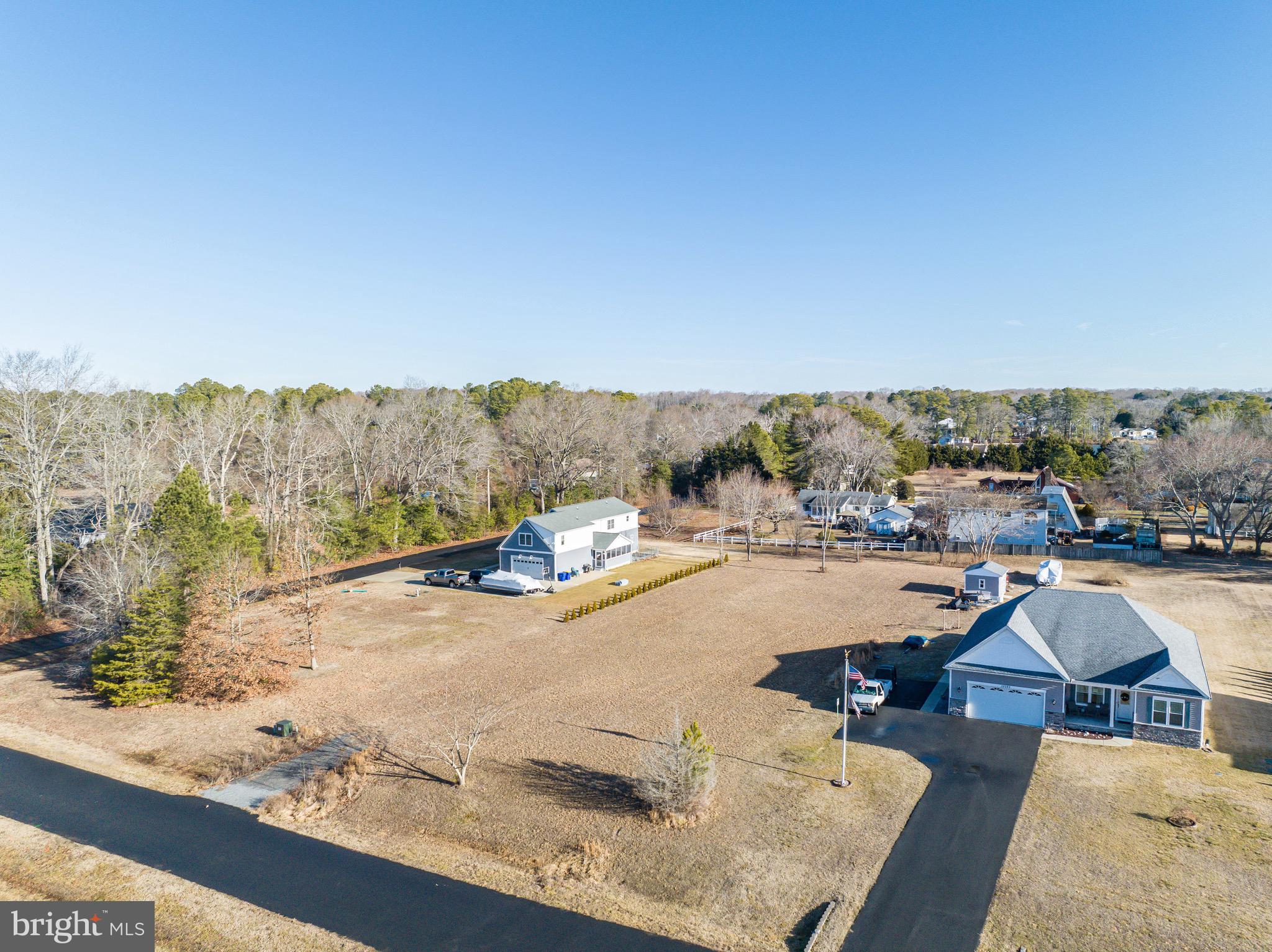 BAY HOLLOW ESTATES - Land