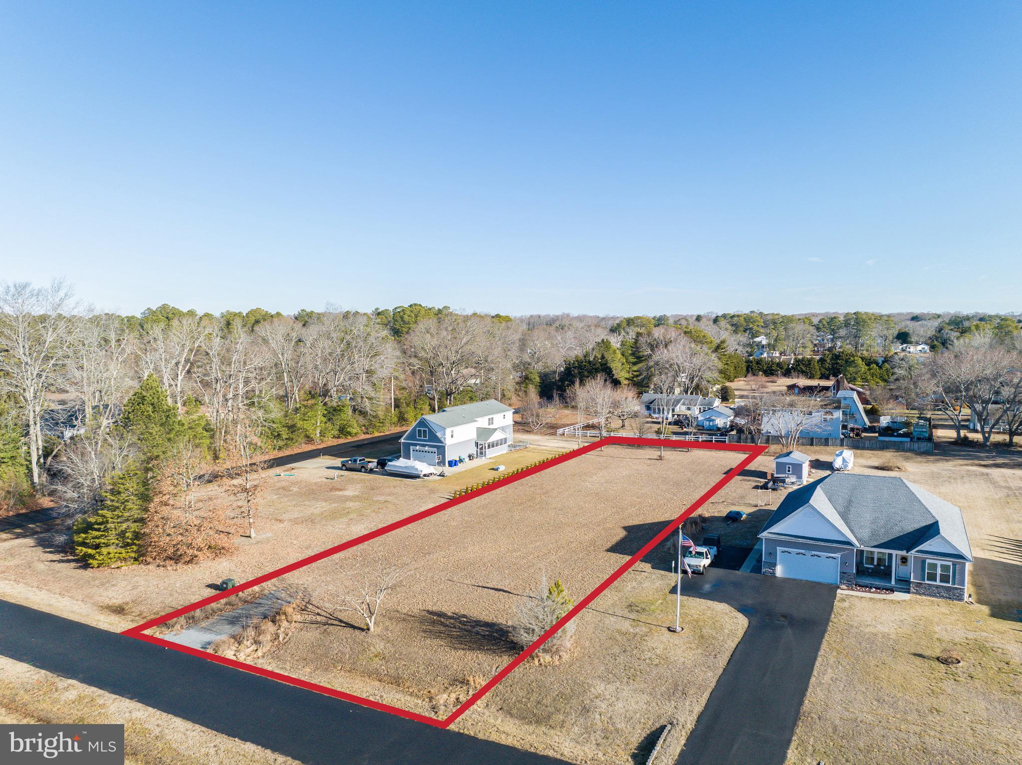 BAY HOLLOW ESTATES - Land