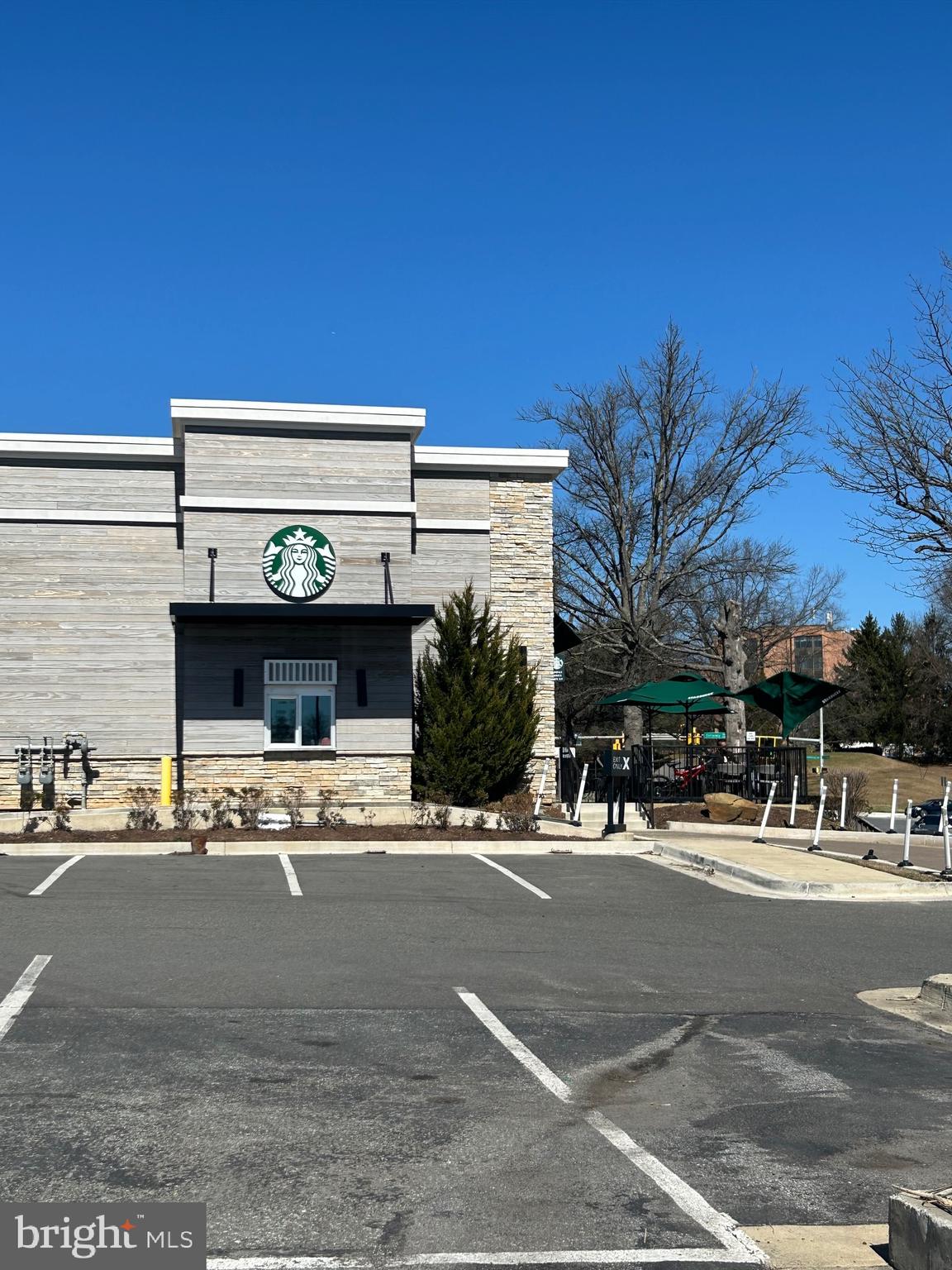 CHRISTOPHER COURT - Residential